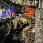 Galaxy Near Old Brige Apartamento