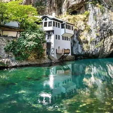 아파트 Galaxy Near Old Brige *