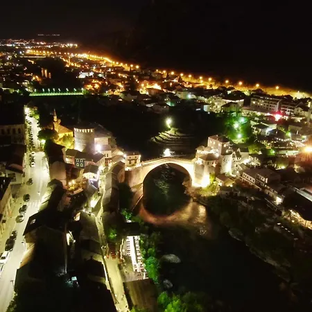 Galaxy Near Old Brige Appartamento