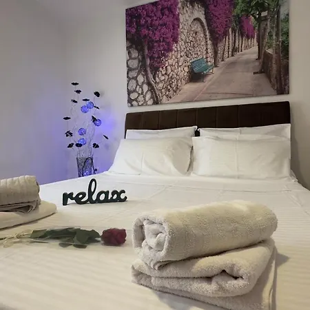 Galaxy Apartment Near Old Brige