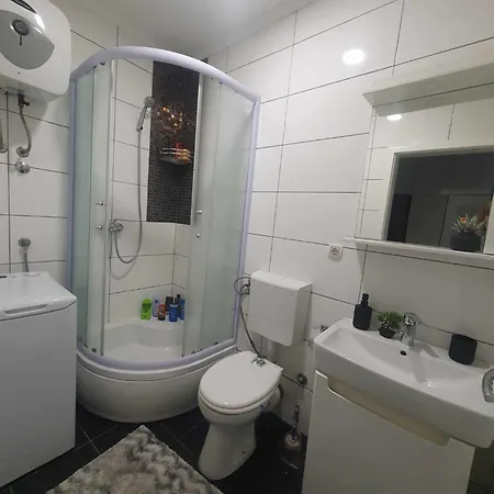 Galaxy Near Old Brige Apartamento