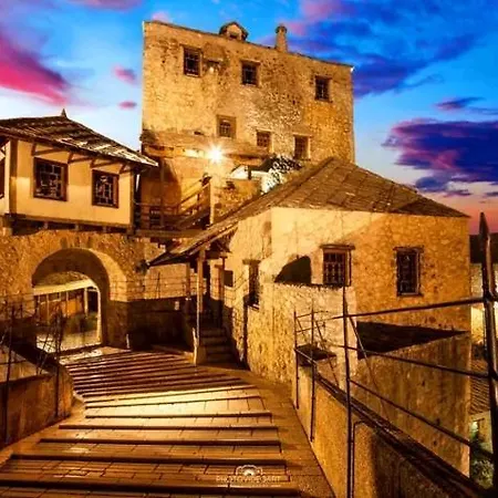 Galaxy Near Old Brige 아파트 *