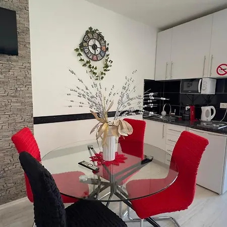 Galaxy Apartment Near Old Brige Apartment