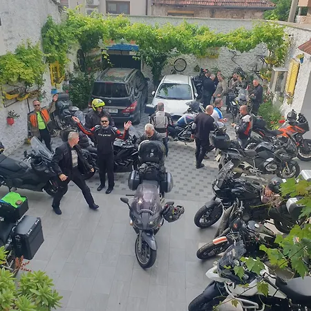 아파트 Galaxy Near Old Brige 모스타르