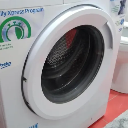 Galaxy Near Old Brige 아파트