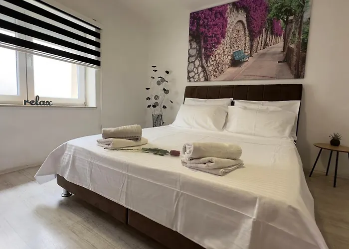 Galaxy Near Old Brige * Μόσταρ